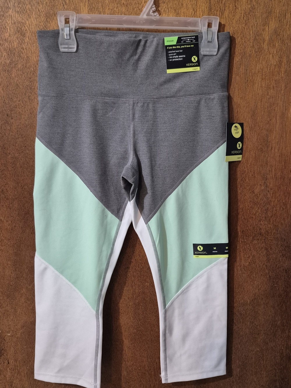 Xersion Gray Mint White Colorblock Capri Leggings